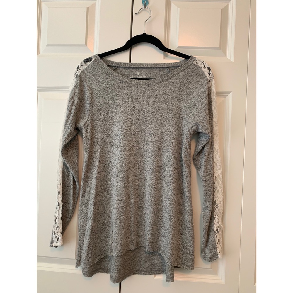 SOFT & SEXY LONG SLEEVED LACE TOP